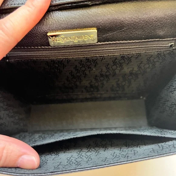 YVES SAINT LAURENT Sac à bandoulière en cuir Noir - Picture 6 of 12